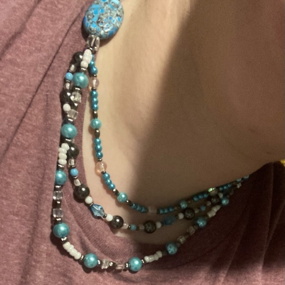 Turquoise’s beaded necklace and bracelet - Picture 3 of 5